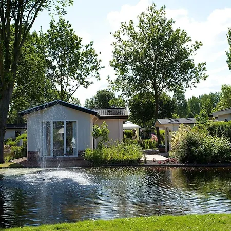 Campo de lujo Tent With Bathroom, Near A Recreation Area Noord-Scharwoude
